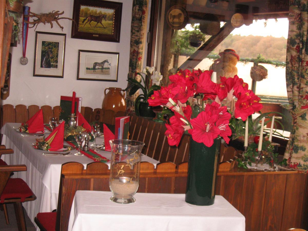 Hotel-Restaurant Lindenhof Kreuzwertheim エクステリア 写真